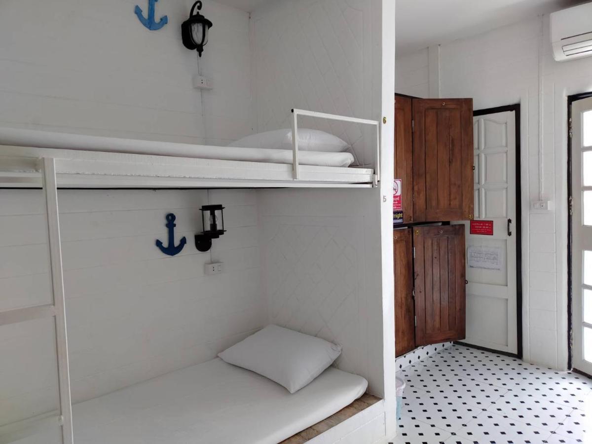 At Night Hotel Chumphon Ngoại thất bức ảnh