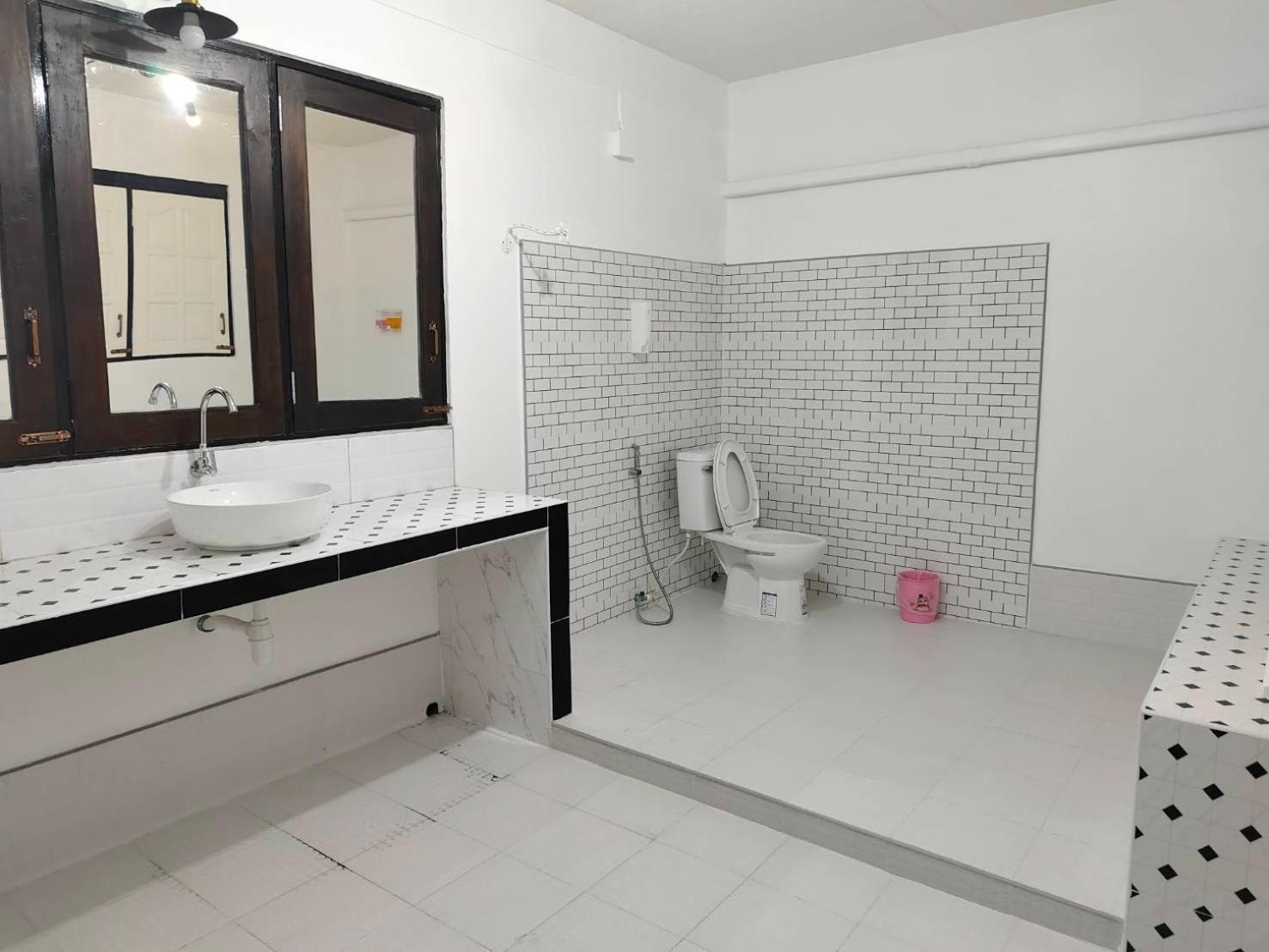 At Night Hotel Chumphon Ngoại thất bức ảnh