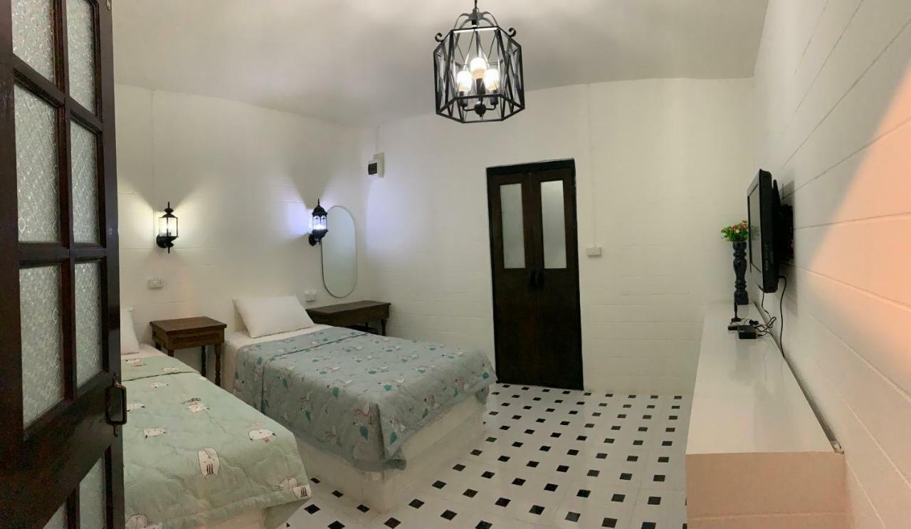 At Night Hotel Chumphon Ngoại thất bức ảnh