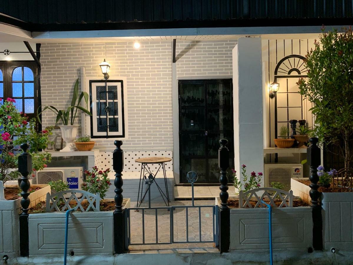At Night Hotel Chumphon Ngoại thất bức ảnh