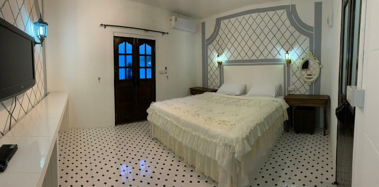 At Night Hotel Chumphon Ngoại thất bức ảnh