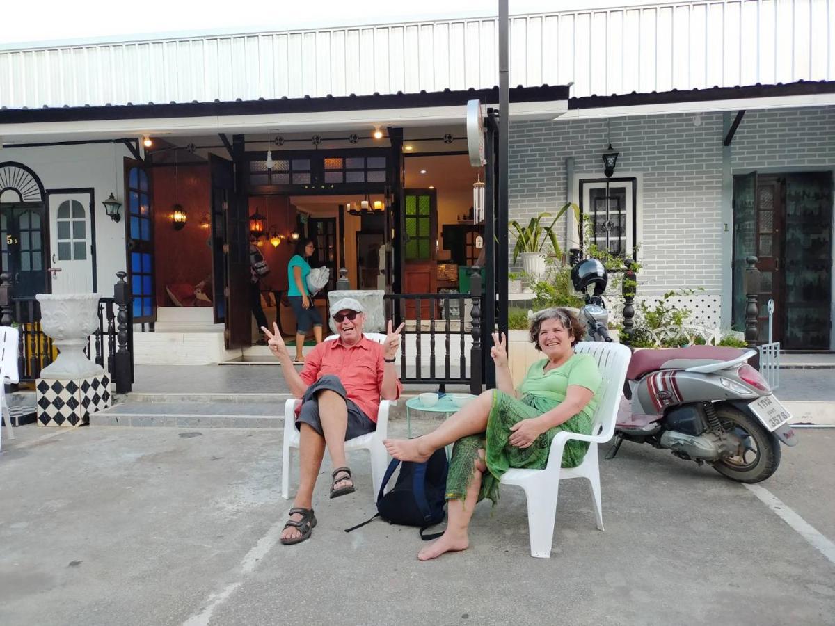 At Night Hotel Chumphon Ngoại thất bức ảnh